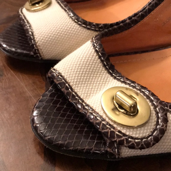 Mint condition  2” heel, peep toe, very elegant - Picture 3 of 13